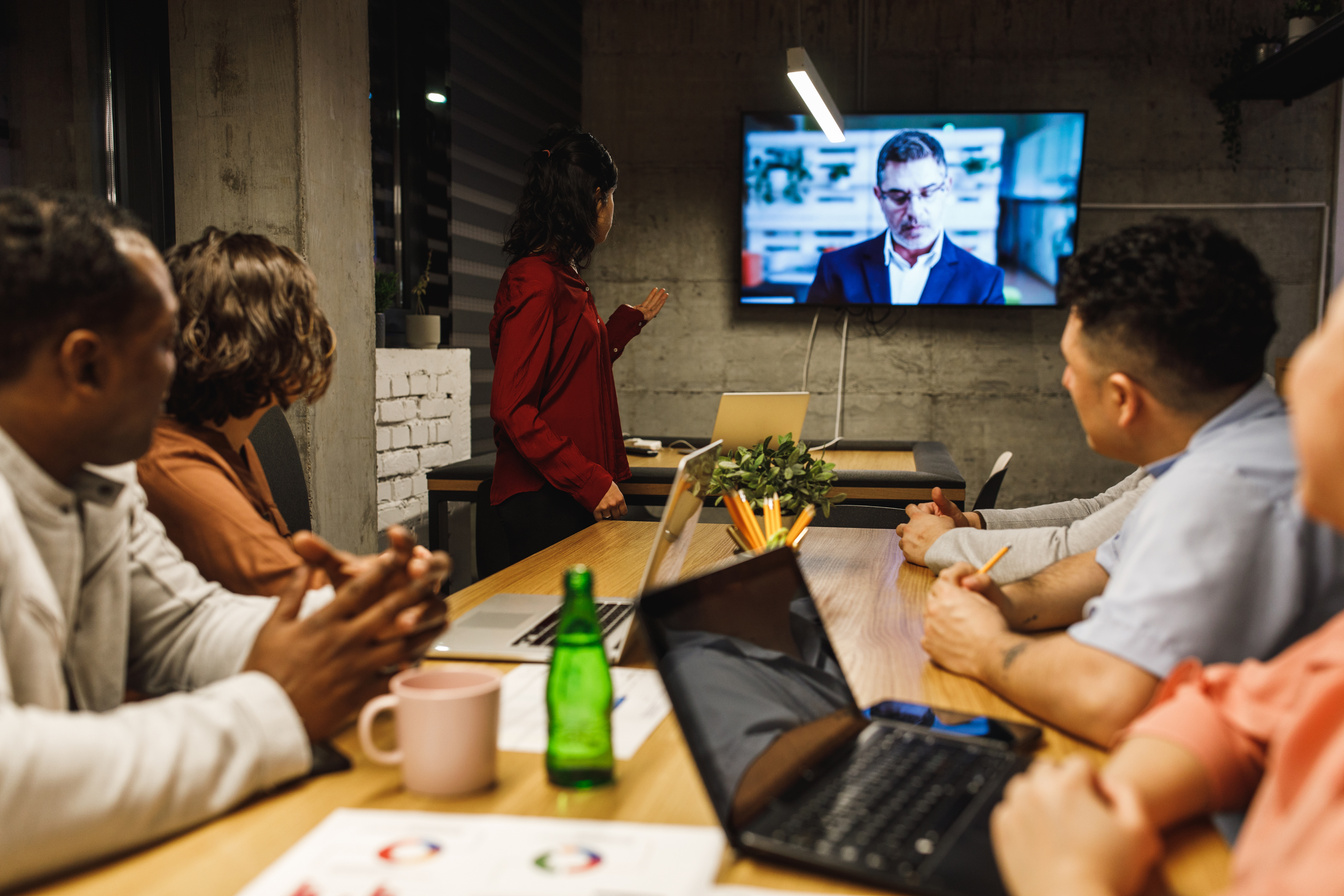 Videoconferencing is a solution for remote teams